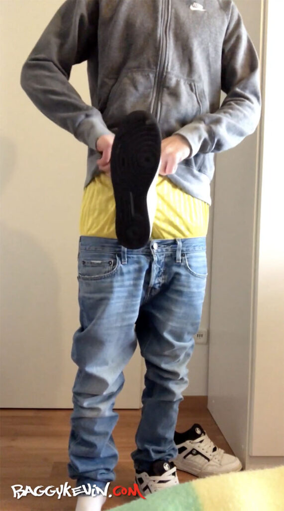 Sneakssocks soccer sag