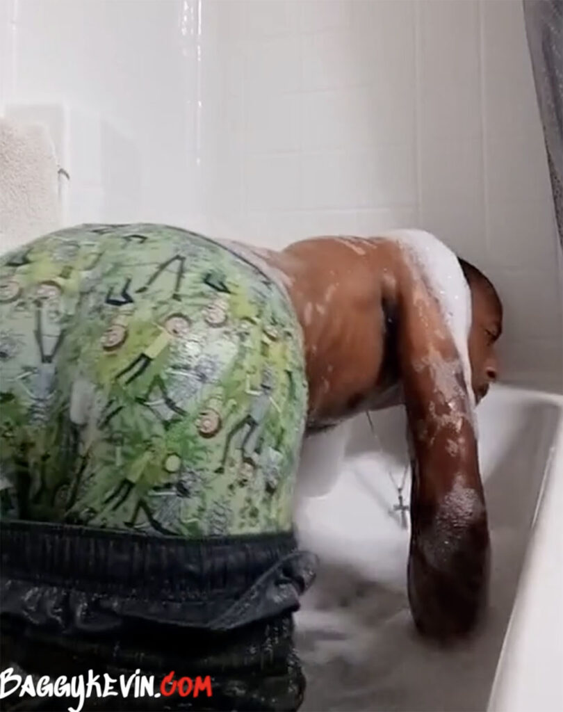 Kingswagg gettin wet